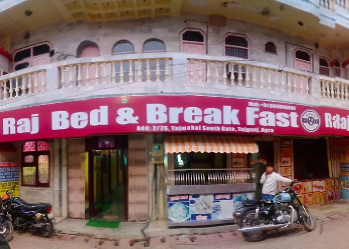 Hotel Raj